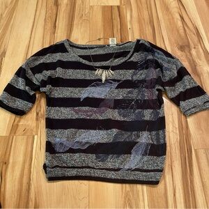 Striped Sweater Shirt with Feather Design—Junior’s M